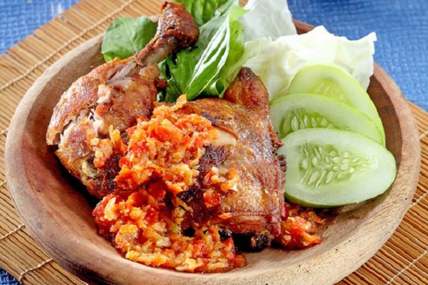 Mau Coba Makanan Pedas?...
