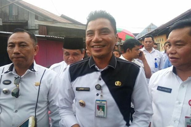 Tersangka, Bupati Kotawaringin...