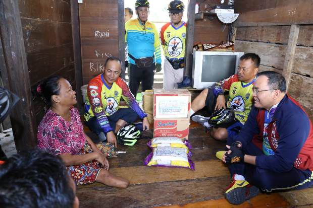 Bupati Dodi Sambangi...