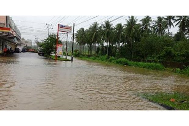 Banjir di Manado Meluas,...