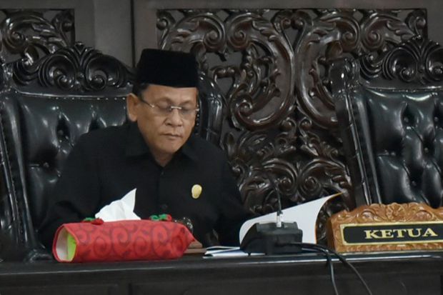 Tersangka Suap APBD,...