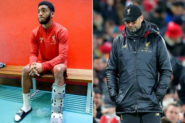 Bek Liverpool Naik Meja...