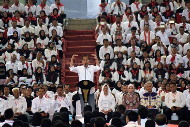 Jokowi Janji Angkat...