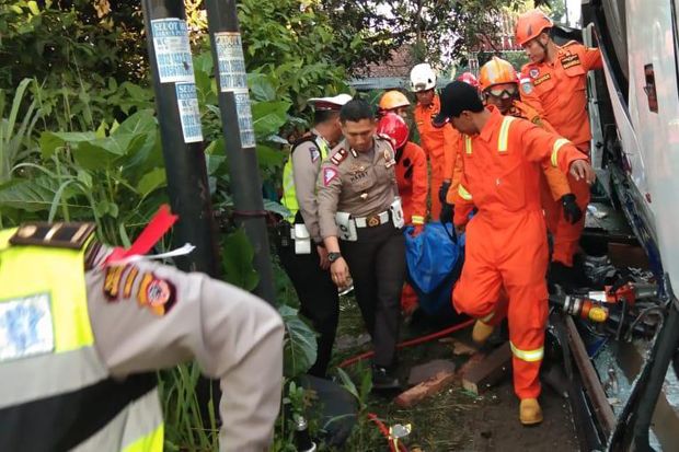 Sopir Masih Dicari,...