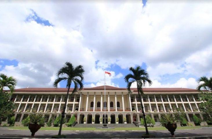 Kalahkan UI dan ITB,...