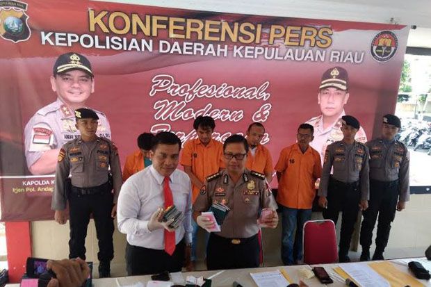 Polda Kepri Tangkap...