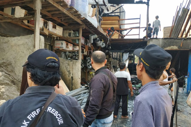 Kebakaran di Cilandak,...