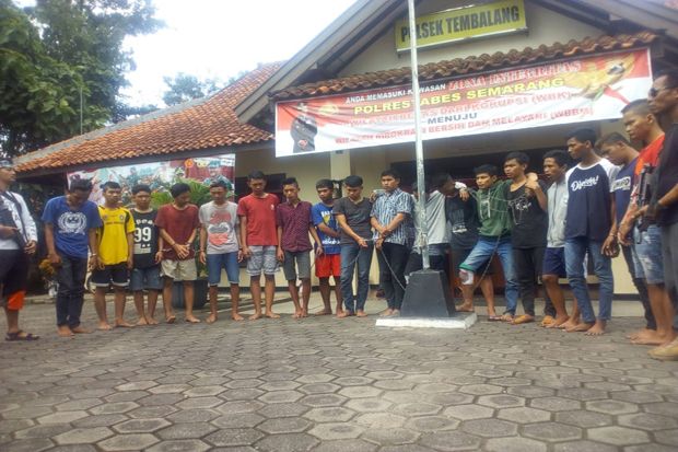 19 Remaja Anggota Gangster...