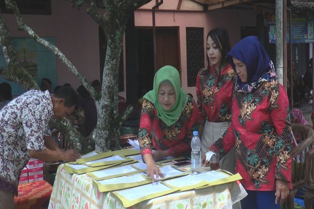 Barisan Emak-emak Pendulang...