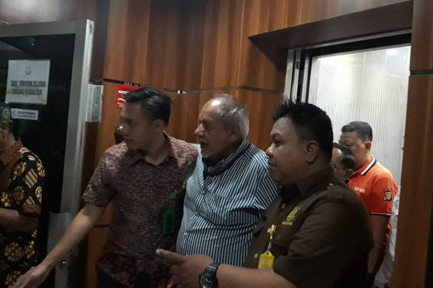 Serobot Lahan PT KAI,...