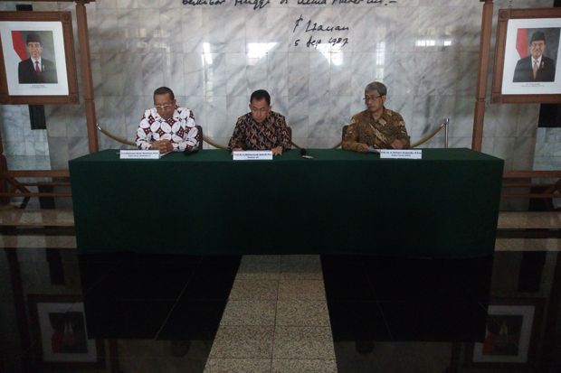Jelang Ganti Rektor,...