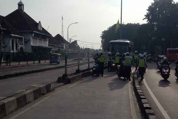 Polisi Tindak Pelanggar...