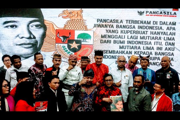 Datangi PDIP, Dewan...