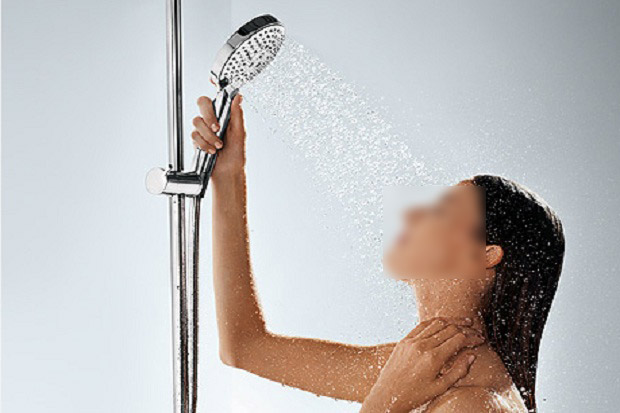 Foto Syur Saat Mandi...