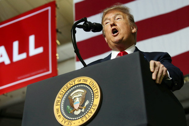 Trump Kutuk Serangan...