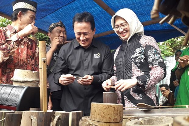 Bekraf Bantu Komunitas...