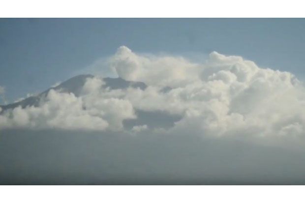 Gunung Agung Erupsi,...