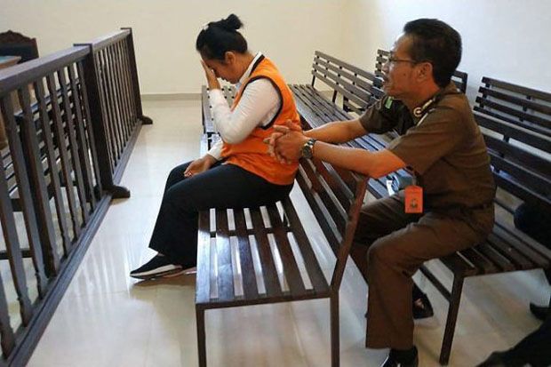 Demi Harta, Wanita Beranak...