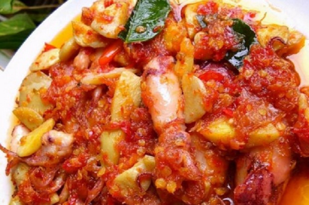 Pedas Gurih Olahan Sambal...