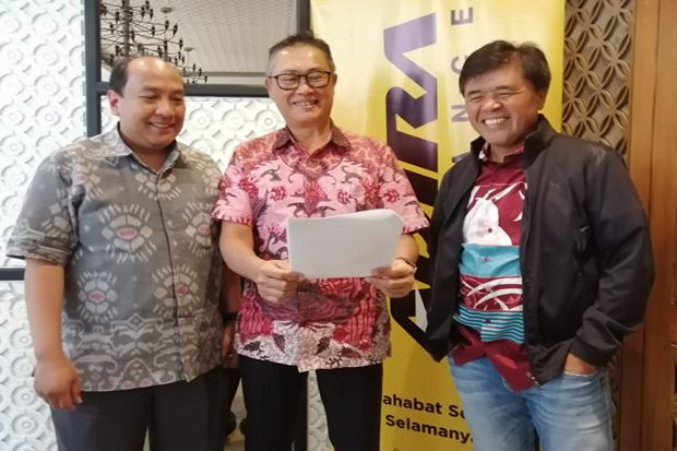 Laba Bersih Adira Finance...