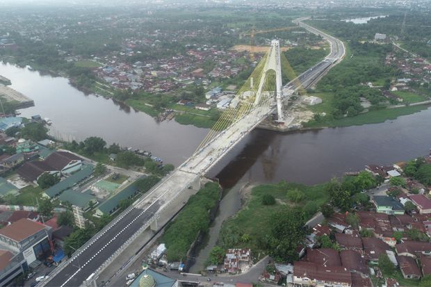 Jembatan Megah Ikon...