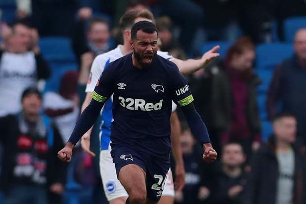 Ashley Cole Cetak Gol...