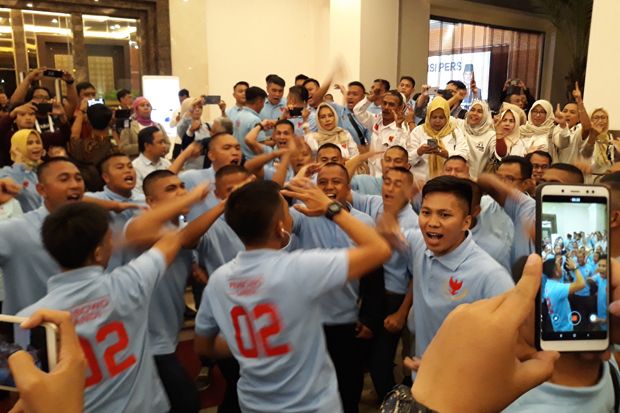 Jelang Debat, Pendukung...