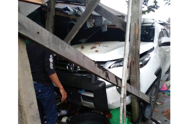 Belajar Nyetir, Mobil...
