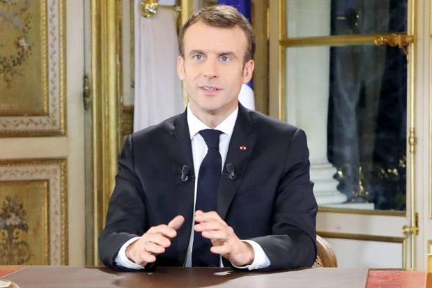 Macron Kutuk Demonstran...