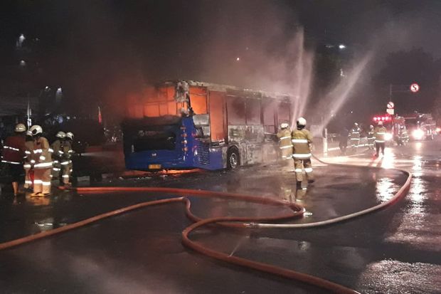 Sebelum Terbakar, Sopir...