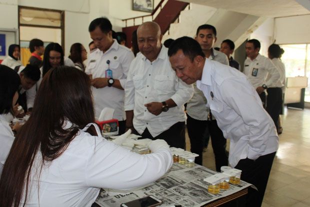 Pegawai BNN Provinsi...