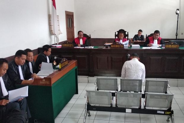 Menyuap Kalapas Sukamiskin,...