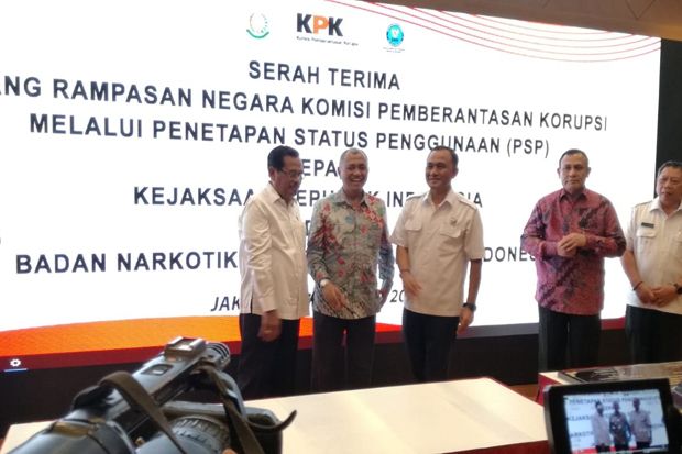 KPK Serahkan Hasil Rampasan...