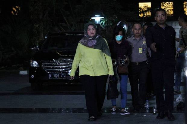 Neneng Tulis Sendiri...