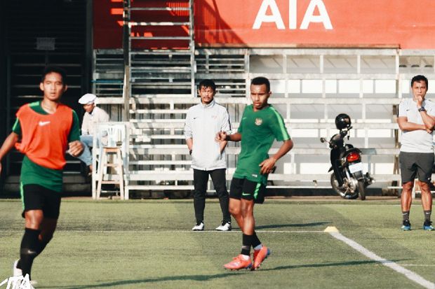 Hadapi Kamboja, Timnas...