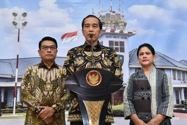 Bertolak ke Singapura,...