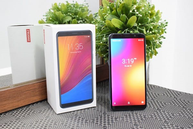 Lenovo Pede Rebut Top...