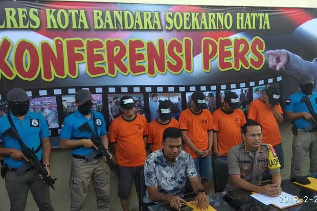 Berkedok Penyedia Jasa...