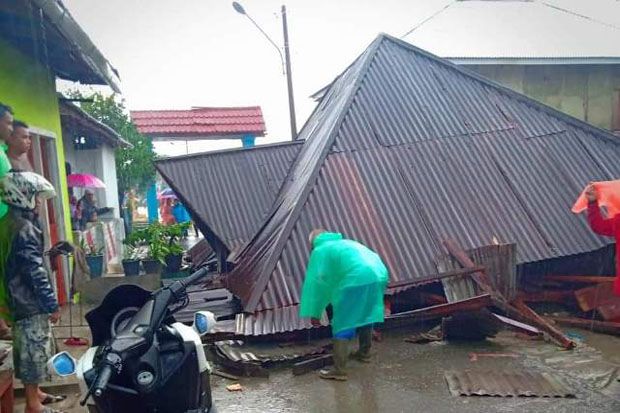 Diterpa Hujan dan Angin...