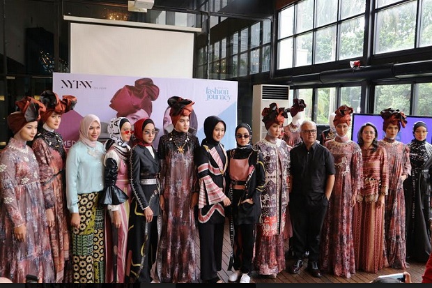 Dian Pelangi dan Itang...