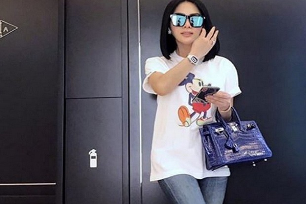 Koleksi Busana Syahrini...