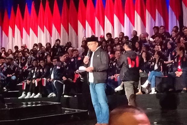 Ridwan Kamil Ajak Pendukung...
