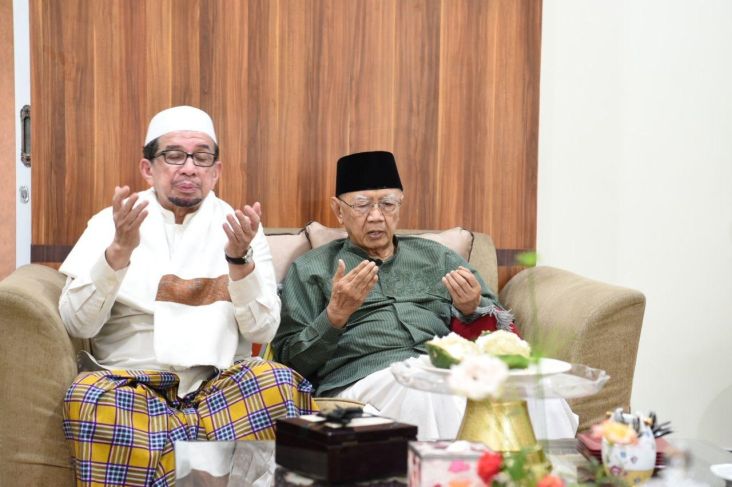 Ziarah ke Makam Gus...