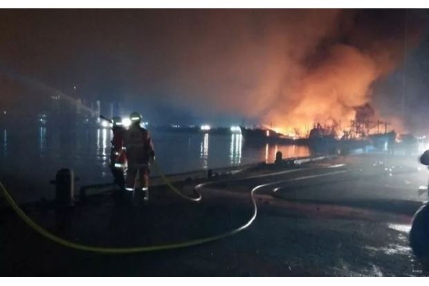 Kebakaran di Muara Baru...