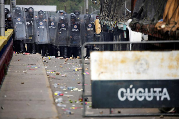 Tentara Venezuela Usir...