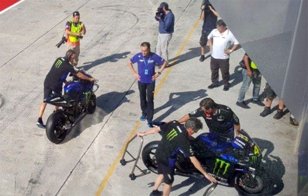 Rossi Beberkan Masalah...