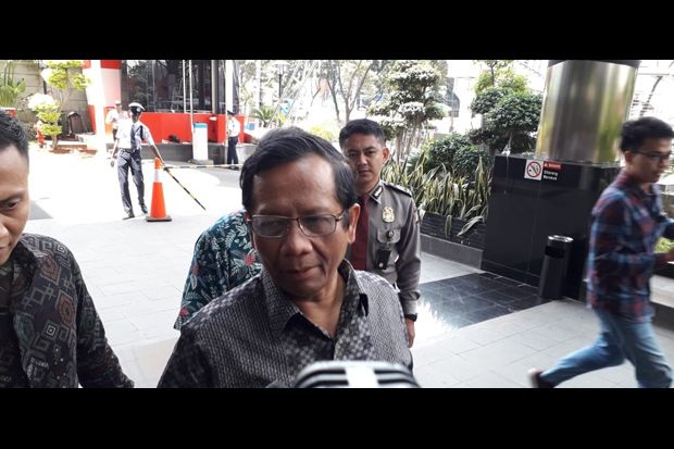 Datangi KPK, Mahfud...