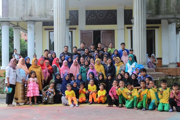 KKN Mahasiswa STIE Pelita...