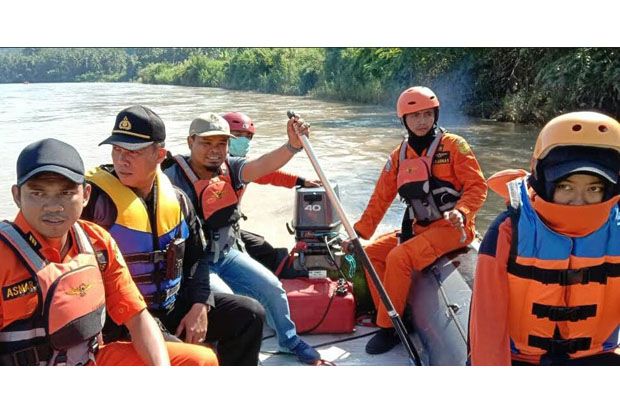 Basarnas Sisir Sungai...