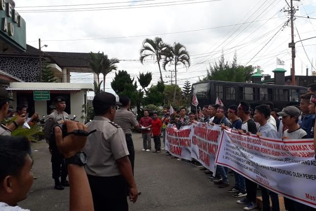 Pemuda Belani Unjuk...